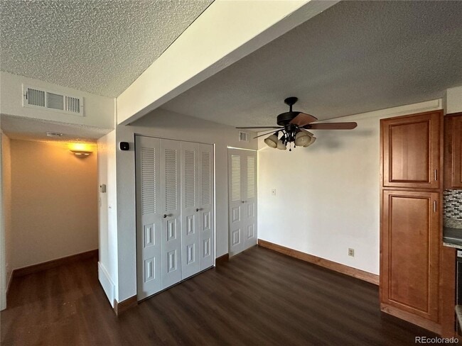 Building Photo - LOCATION LOCATION!! Newly updated 1-bed, 1...