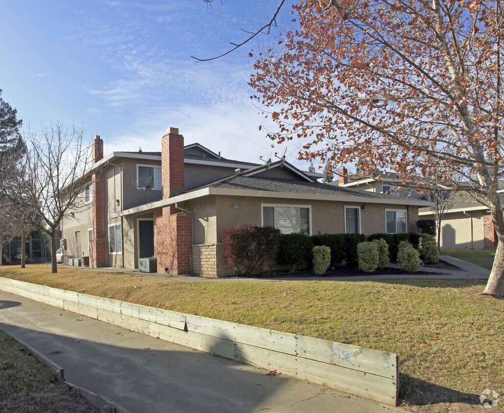 Primary Photo - 4129 Apostolo Cir