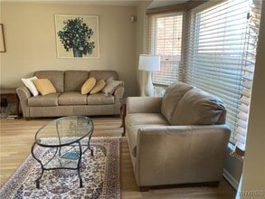 Building Photo - 11 Bradenham Pl