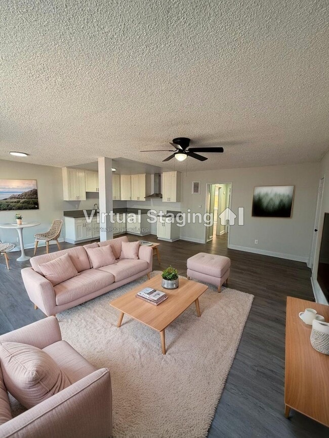 Building Photo - 2919 Carmona Ave