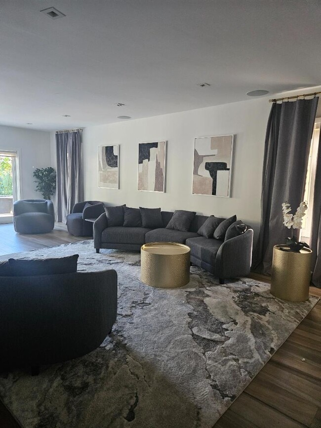 Photo - 440 Victoria Terrace House