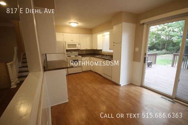 Foto del edificio - 817 E Diehl Ave