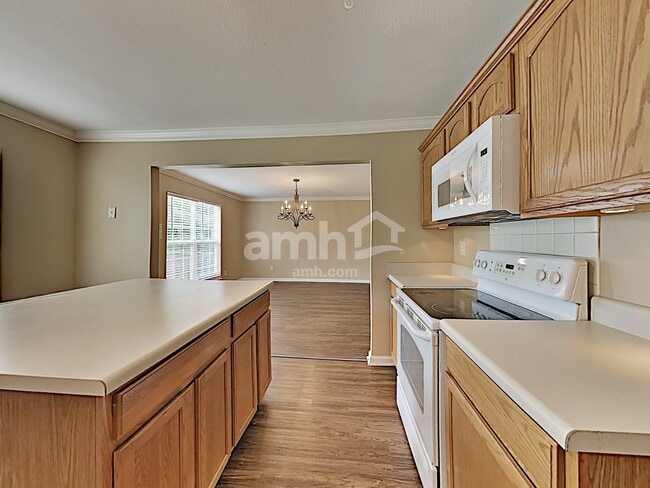 Foto del edificio - 4301 Aylesbury Dr