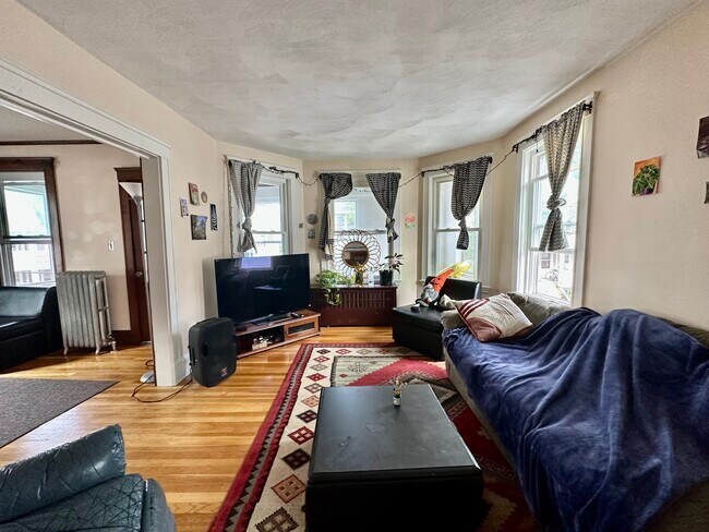 Building Photo - 50 Upland Rd