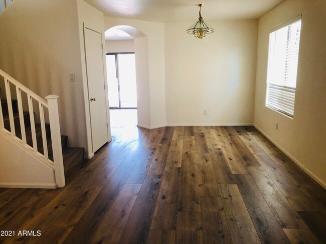 Foto del edificio - 2528 W Straight Arrow Ln