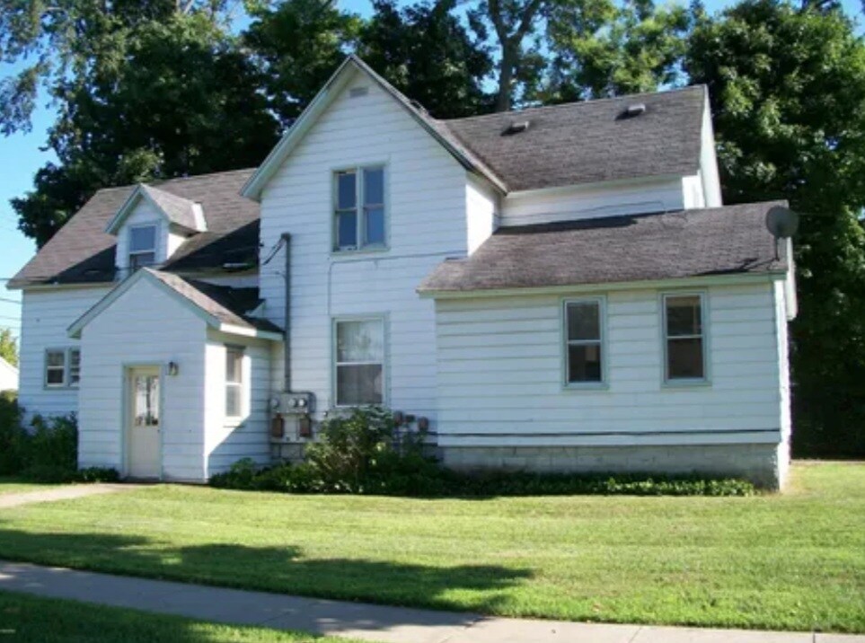 101 Cottage St Unit 2, Gobles, MI 49055 Apartments in Gobles, MI