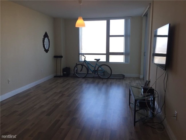 Foto del edificio - 2681 N Flamingo Rd
