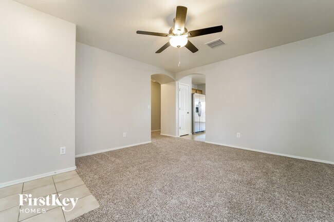 Building Photo - 2046 Silver Grass Pl