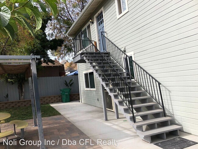 Foto del edificio - 3 br, 2 bath House - 1074 Sumner Ave