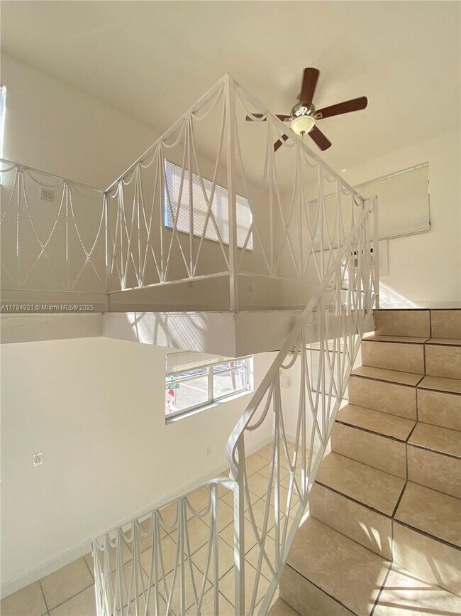 Foto del edificio - 421 NE 68th St