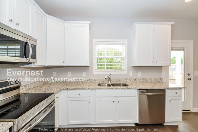 Building Photo - 1408 Pipeline Ave