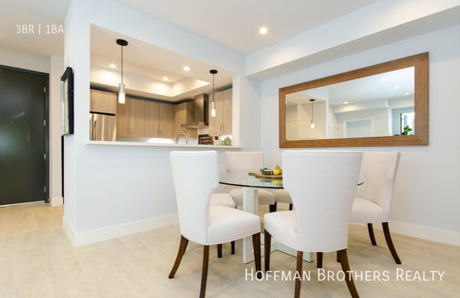 Building Photo - 5955 Saturn St