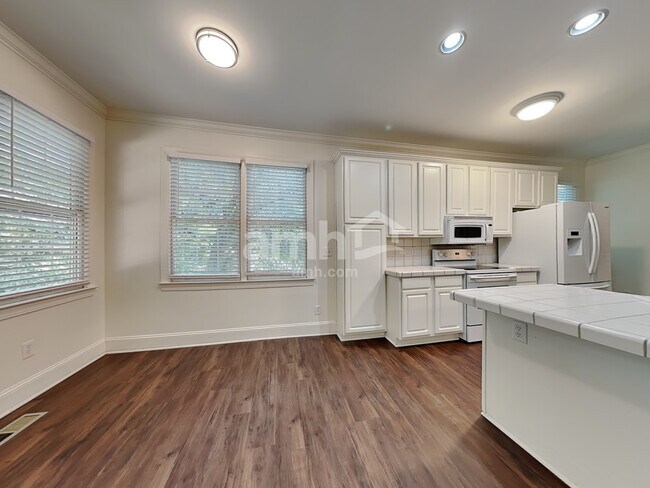 Building Photo - 6503 Barwick Ct