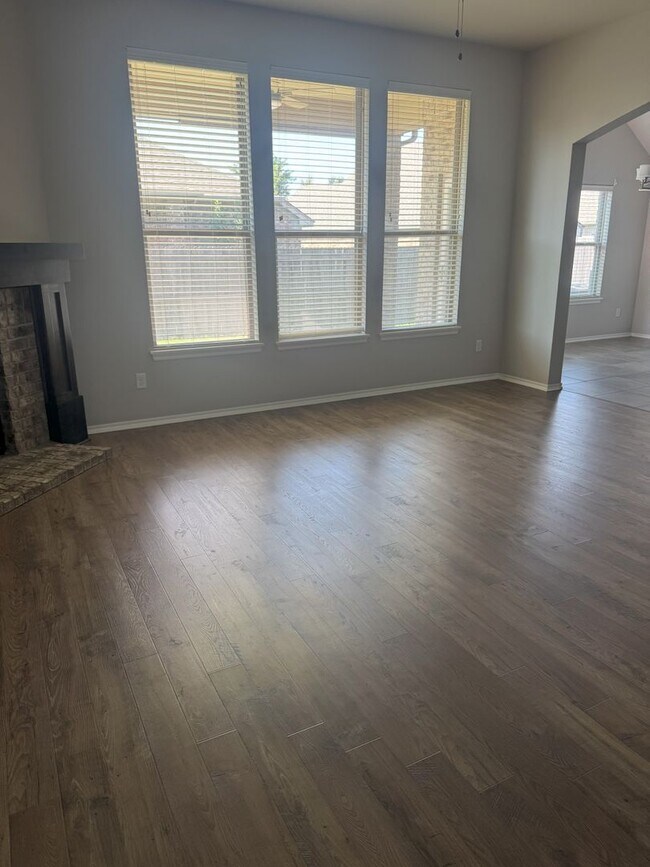 Foto del edificio - Charming three bed two bath in South OKC
