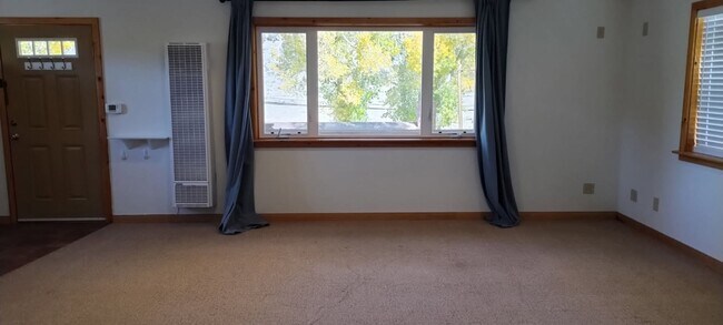 Foto del edificio - 6836 Lakewood Dr