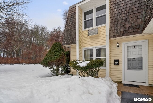 Building Photo - 127 Black Point Rd