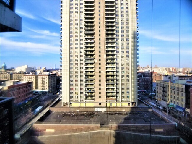 Building Photo - 260 Audubon Ave