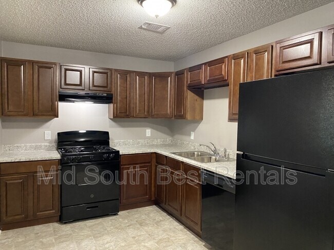 Building Photo - 5015 Ballinger Rd