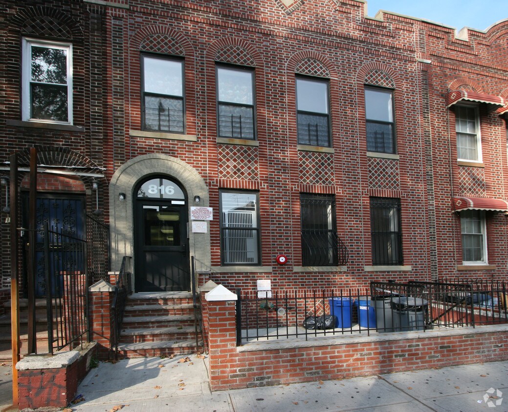 Foto del edificio - 816 Saratoga Ave