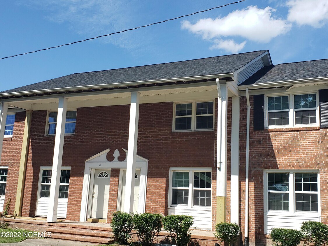 Primary Photo - 329 Richlands Ave