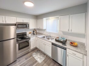 Building Photo - Clarkston Place Apartments