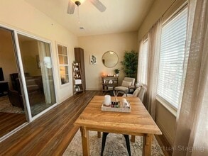 Building Photo - 201 Golf View Dr