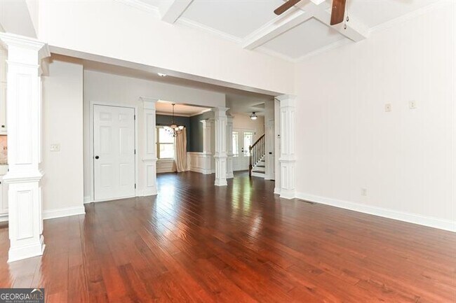 Building Photo - 5552 Leaf Ridge Ln NE