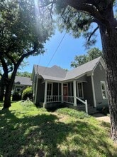 Building Photo - 704 S Anglin St