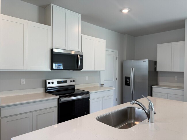 Foto del edificio - 4919 Sandringham Ln