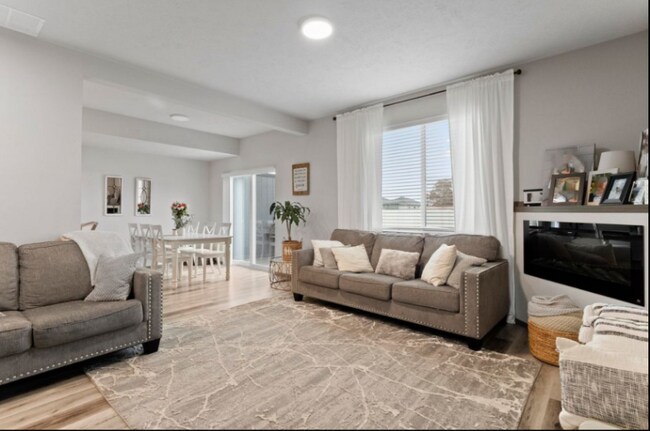 Foto del edificio - 14302 E 13th Ave