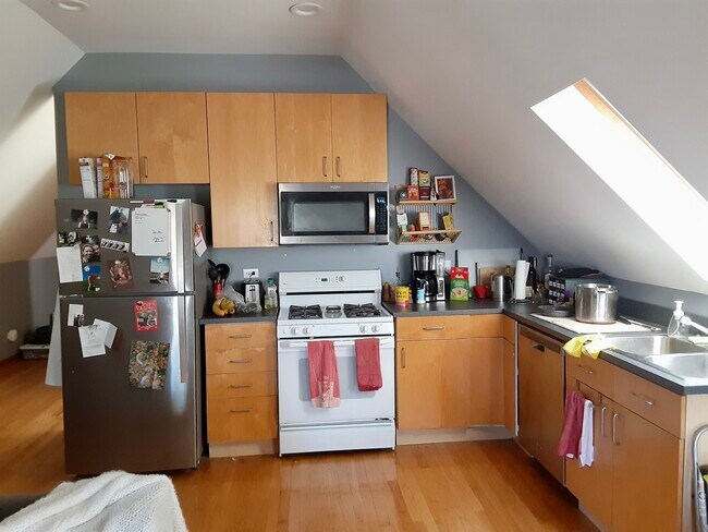 Foto del edificio - 2165 N Bell Ave