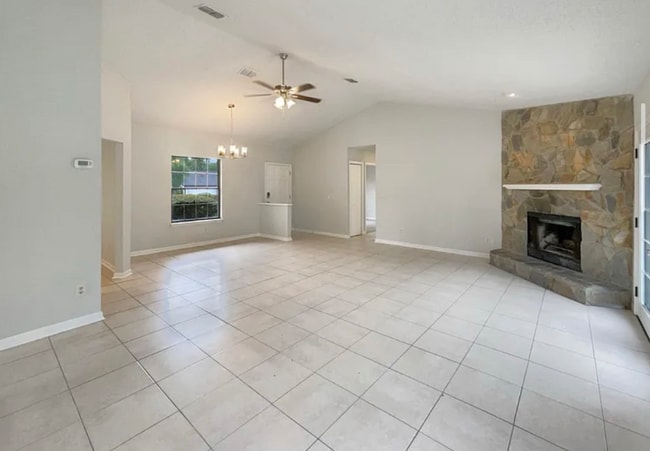 Foto del edificio - 2060 Tickford St