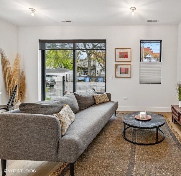 Foto del edificio - 1847 N Humboldt Blvd