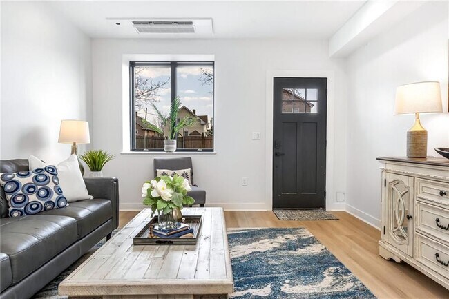 Building Photo - 50 Murray St