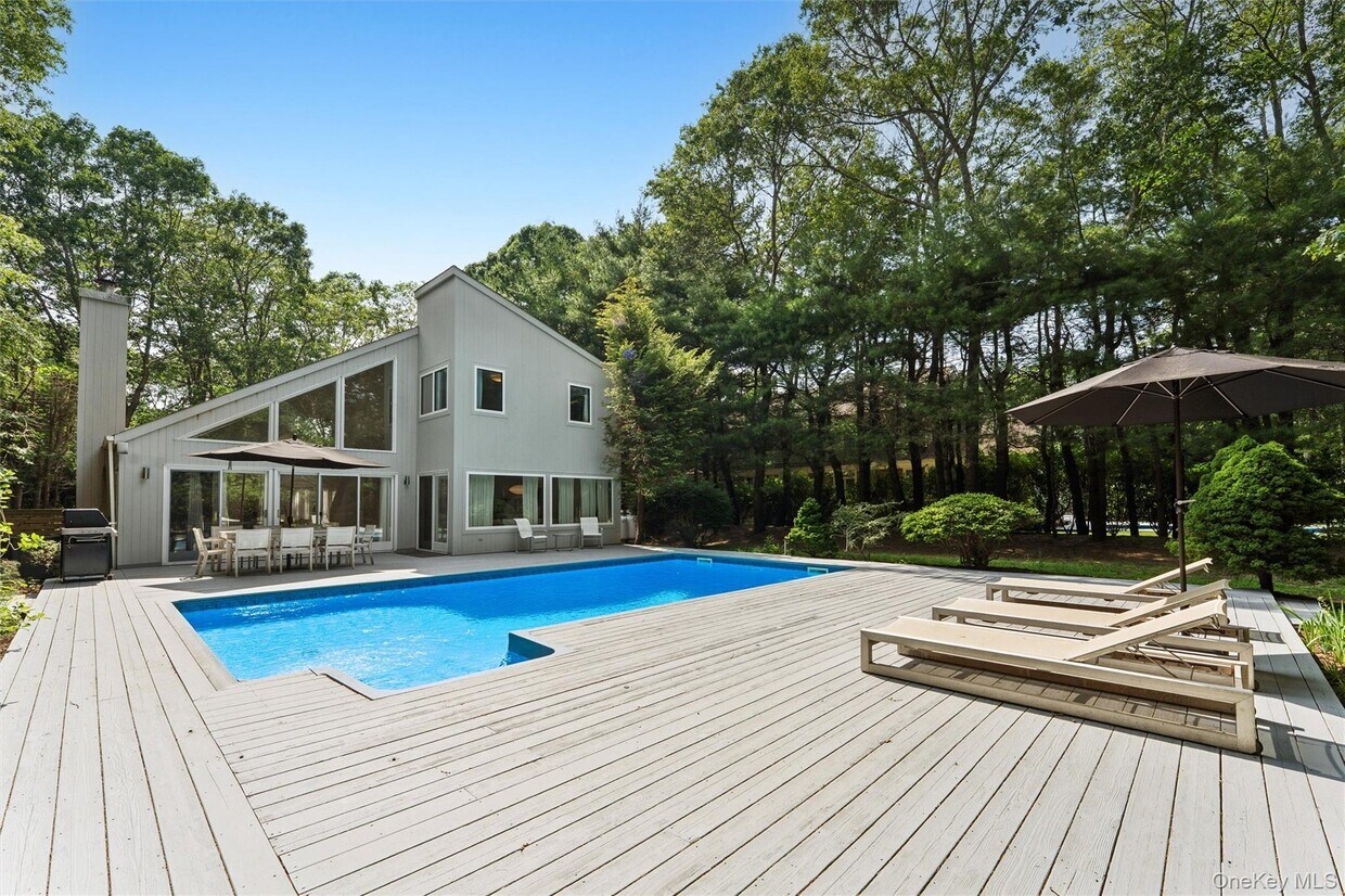Foto principal - 24 Quogue Riverhead Rd