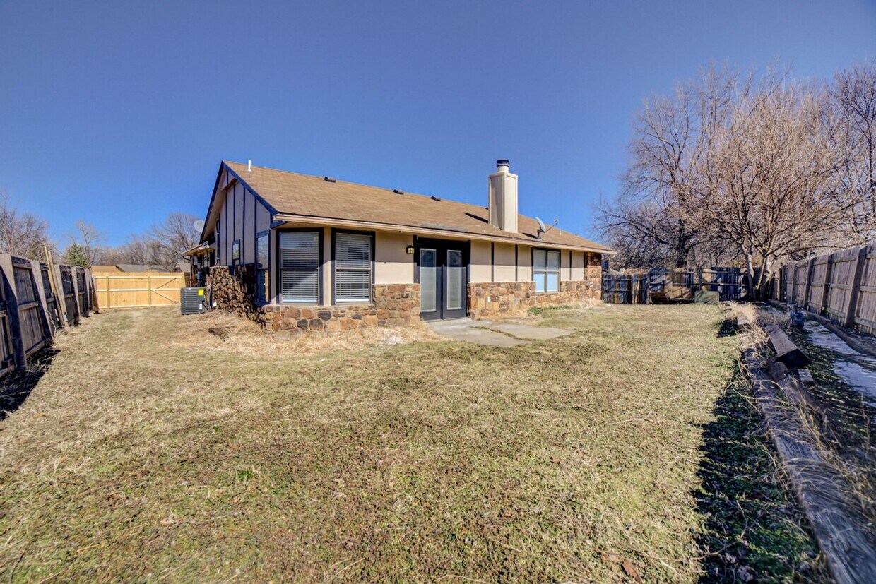 3 Bed 2 Bath South Tulsa! House Rental in Tulsa, OK