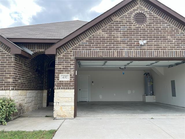 Foto del edificio - 437 Merry Ml Rd