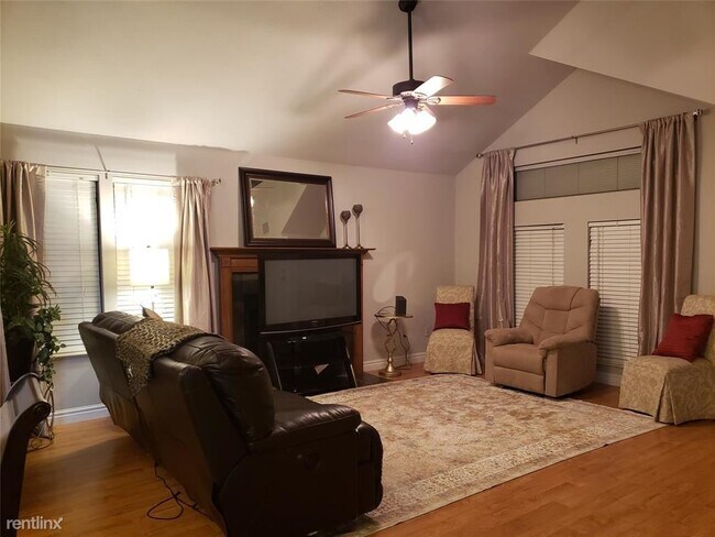 Building Photo - 3 br, 2 bath House - 1414 Middlesbrough Lane