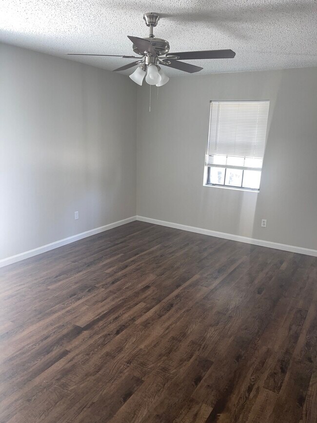 Foto del edificio - 2465 Chadwick Dr