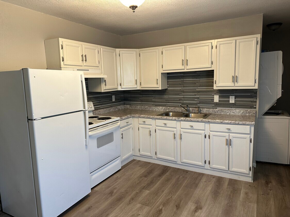 810 Wix Ln, Butler, MO 64730 Townhome Rentals in Butler MO