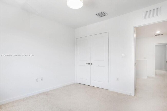 Foto del edificio - 3 bedroom in Miami Gardens FL 33169