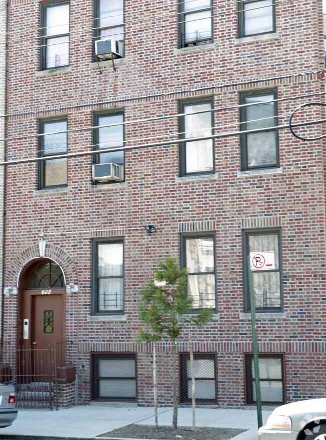 Foto del edificio - 756 S Oak