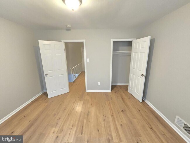 Foto del edificio - 1207 E Lanvale St