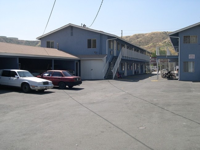 Sierra Apartments Apartments Canyon Country, CA