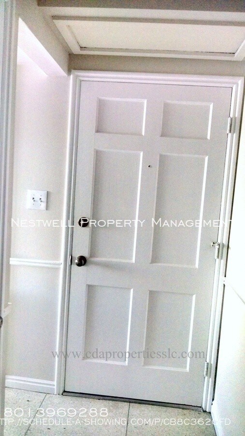 Building Photo - La Chapelle 1 bed Condo