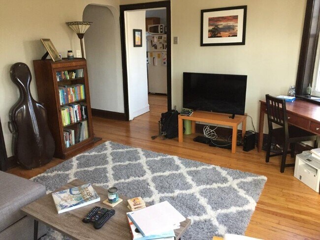 Foto del edificio - 2520 N Sawyer Ave