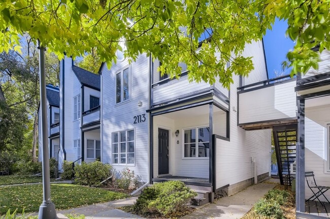 Downtown 2 BDR / 2BA - Walk to Everything - Downtown 2 BDR / 2BA - Walk to Everything House