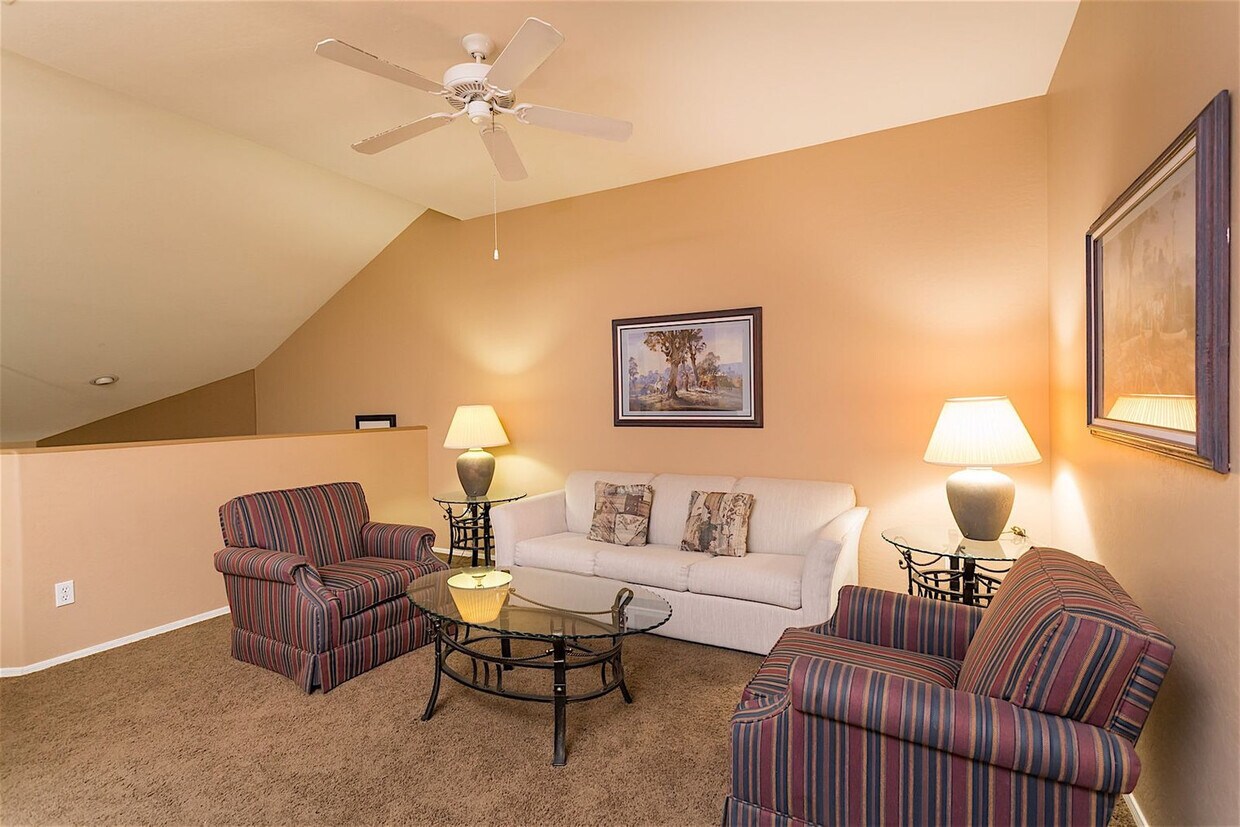 Foto principal - 9070 E Gary Rd