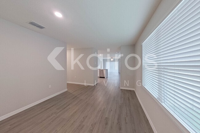 Building Photo - 8688 SW 43rd Ter