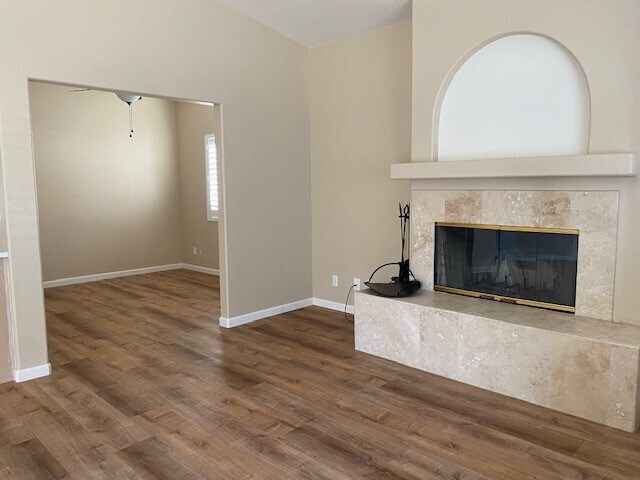 fireplace bonus room - 854 Campbell Rd